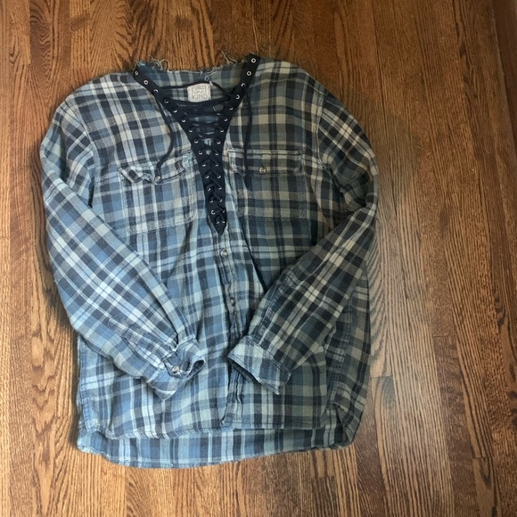 LF Lace Up Flannel - Picture 3 of 3